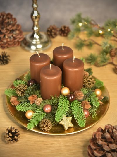 Teller braun, 4 Kerzen braun, Deko braun-gold (Artikelnr. 92108), Durchmesser: 25cm